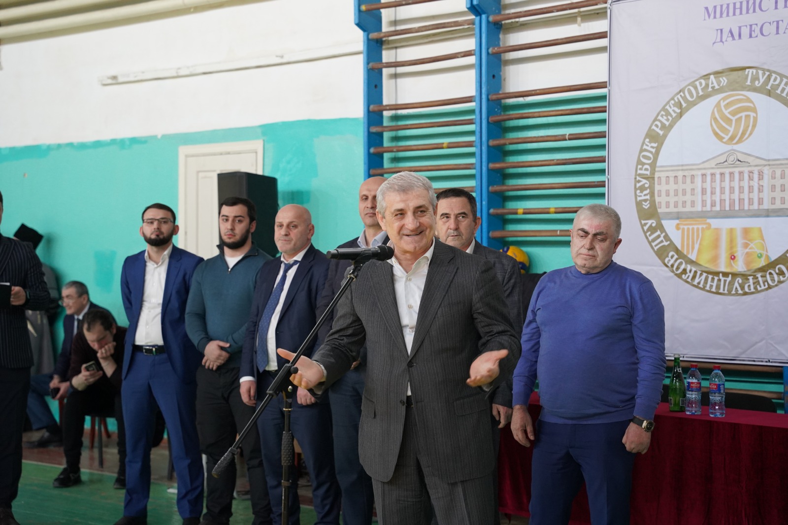 Ежегодный турнир по волейболу «Кубок ректора» стартовал в ДГУ