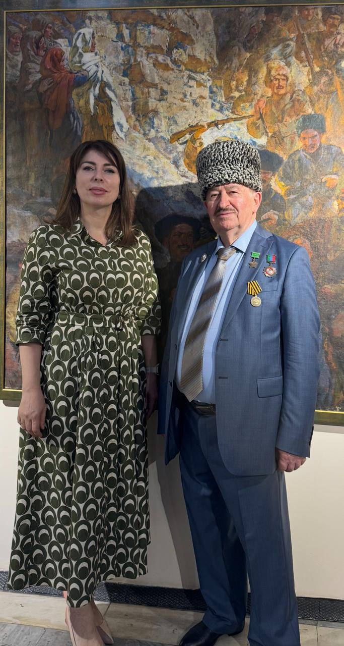 Династия, сохранившая искусство: в Махачкале открылась юбилейная выставка Газимагомедовых
