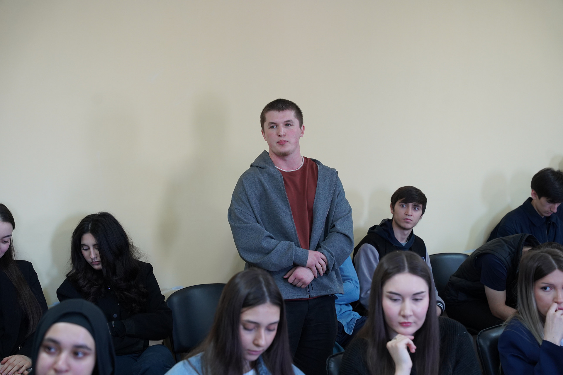 В ДГУ обсудили границы справедливости и причины радикализации молодежи